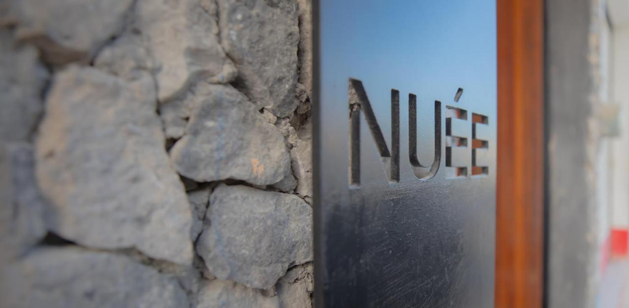 Nuee & Club